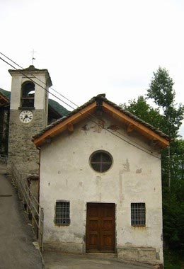 Dettaglio della facciata dell'oratorio di San Lorenzo.